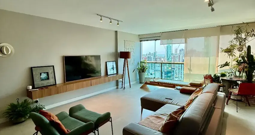 Versatile - Jardim Apipema | Mobiliado -  2/4 - 1 suíte - Varanda - Armários - 2 vagas - Andar alto