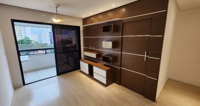 Apartamento à Venda no Imbuí - 2/4 - 1 suíte - Nascente - 60 m² - 1 vaga de garagem - Varanda