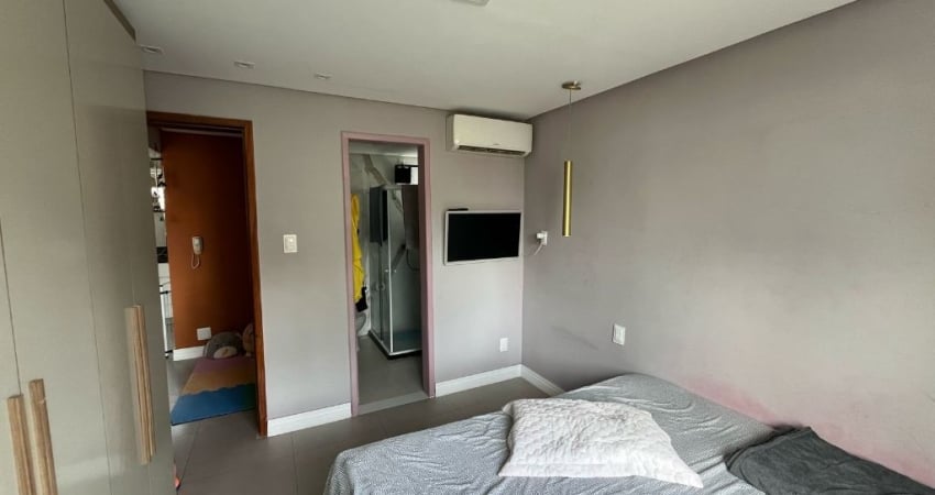 Barra - Excelente apartamento à Venda - 1/4 - 50 m² - 2 banheiros - 1 vaga - Porcelanato e Armários