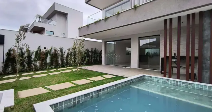 Casa em condomínio fechado com 4 quartos à venda na Rua Educador Içami Tiba, Vargem Pequena, Rio de Janeiro