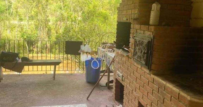 Chácara a venda com 3 Dormitórios em Caucaia do Alto - Cotia