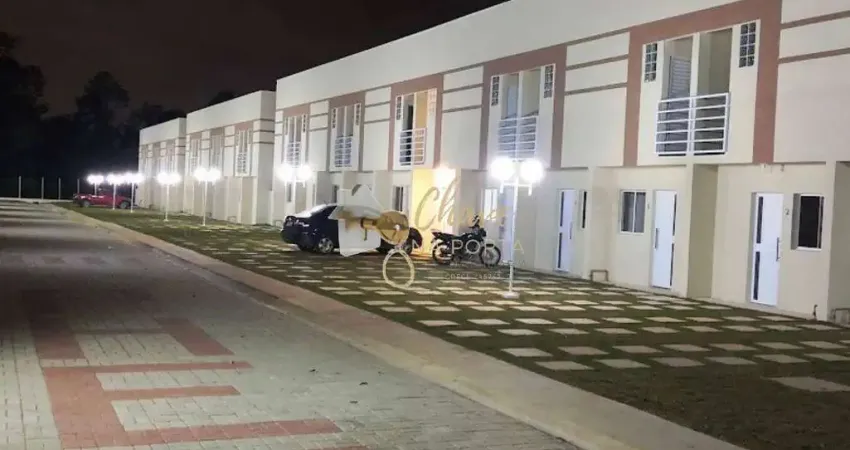 Casa a venda em Granja Viana com 2 Dormitórios