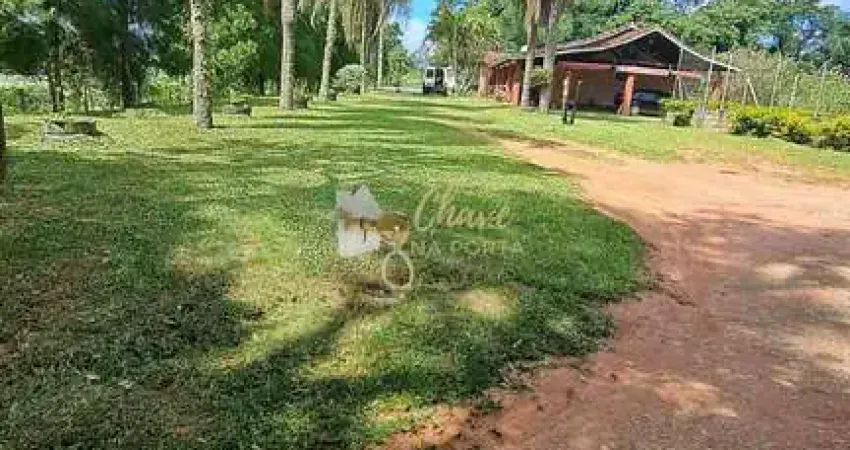 Chácara ampla à venda no Centro de Ibiúna com 3 Dormitórios