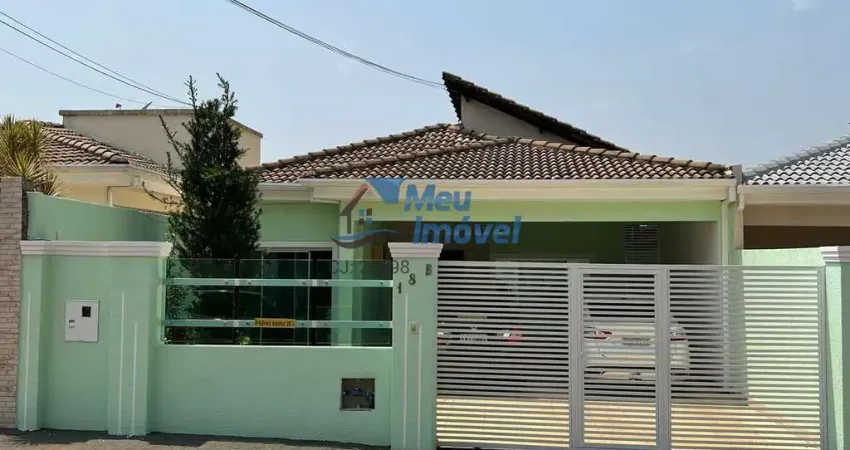 CASA 4 Quartos 3 Suítes 2  Vaga 400m² Armários Piscina aquecida Jardim