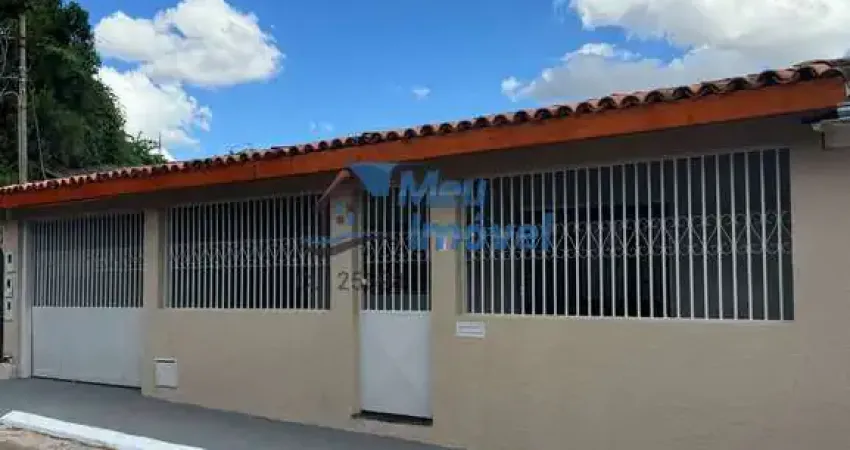 Parque Valparaiso II Quadra 24 Casa 3 Quartos 1 Suíte  4 Vagas 186m² Quintal