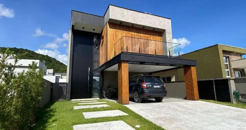 Casa com 3 quartos para alugar no Centro, Camboriú 