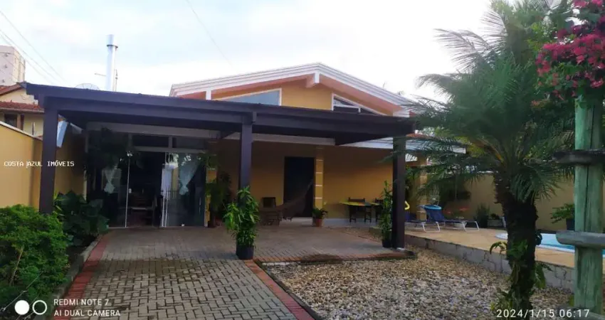 Casa para Venda em Balneário Piçarras, Centro, 4 dormitórios, 2 suítes, 4 banheiros, 2 vagas