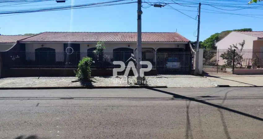 Casa à venda em Maringá, Zona 08, com 3 quartos, com 158 m²