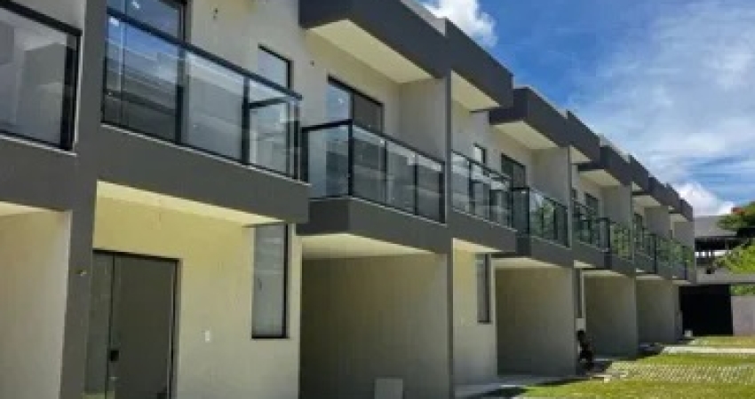 Village Duplex super amplo: 3 suítes com possibilidade de garden