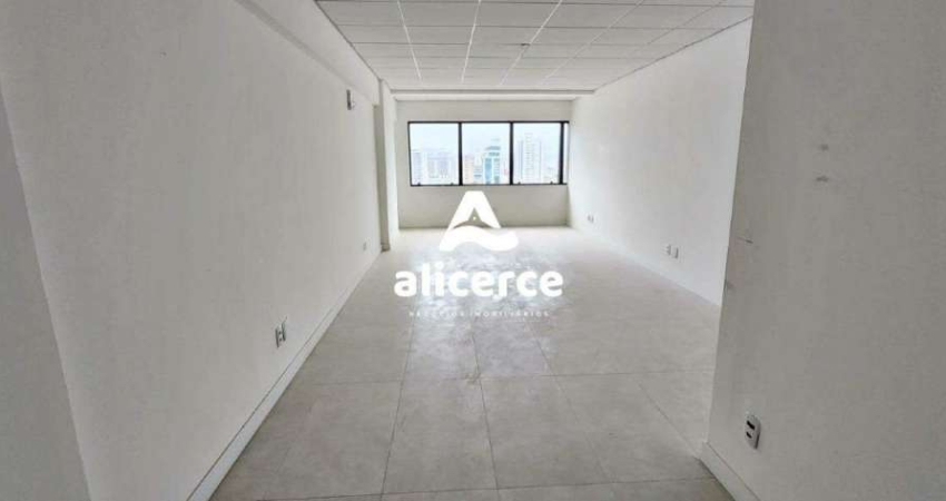 Sala comercial à venda na Rua Fúlvio Aducci, 627, Estreito, Florianópolis