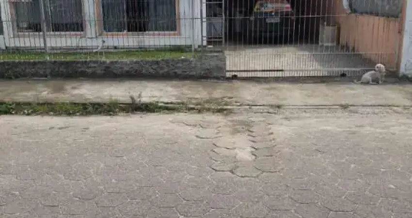Casa à venda com 4 quartos 1 suíte, 180m² em Caminho Novo Palhoça