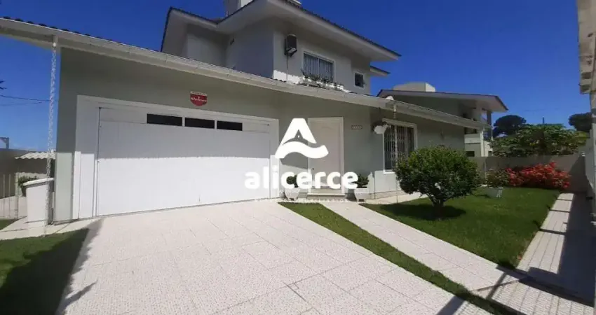 Casa à venda com 3 quartos 3 suítes, 223,79m² em Ponta de Baixo São José