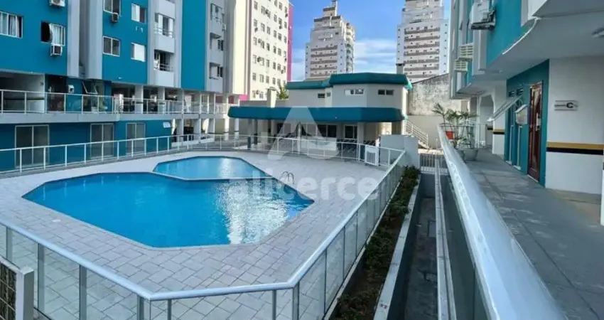 Apartamento 3 dormitórios com suíte e piscina em Barreiros - São José - SC