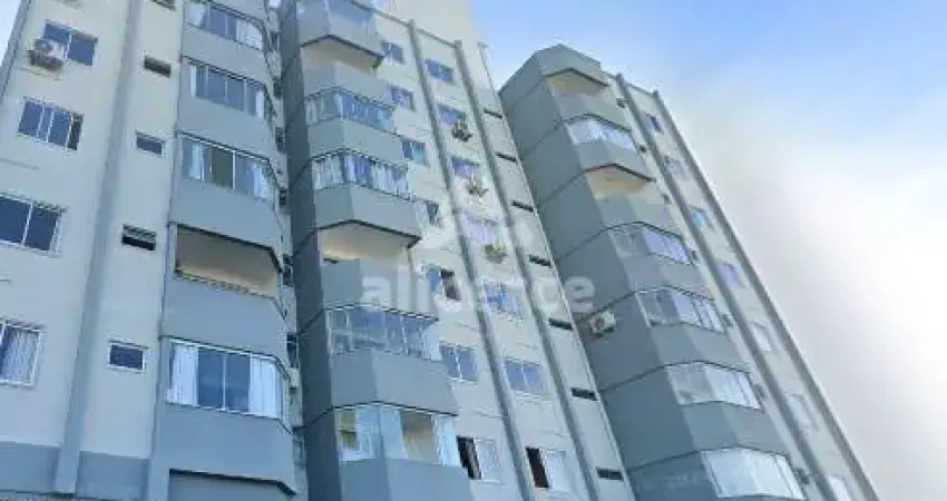 Apartamento à venda com 3 quartos , 76,1m² em Barreiros São José