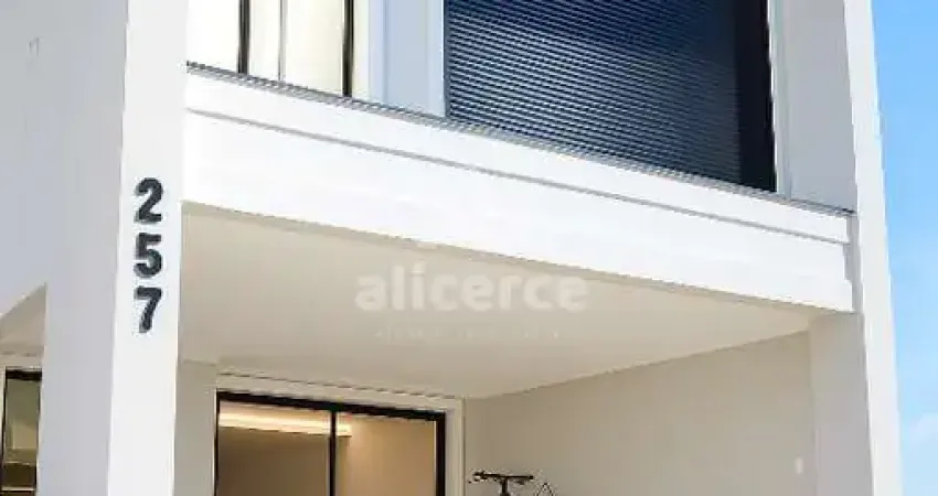 Casa de alto padrão com fundos para o lago - 3 dormitórios i 1 suíte i 2 vagas de garagem – em acqua condomínio clube, deltaville – biguaçu/sc