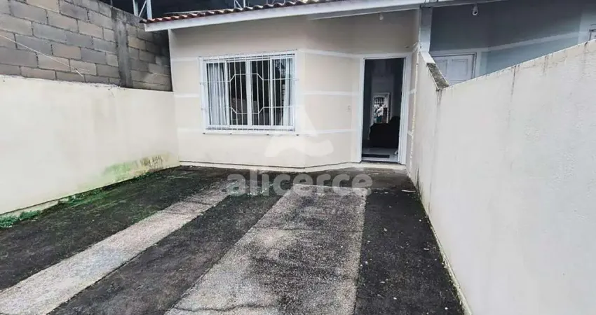 Casa com 2 quartos à venda na Rua Urano Pires, 504, Forquilhas, São José