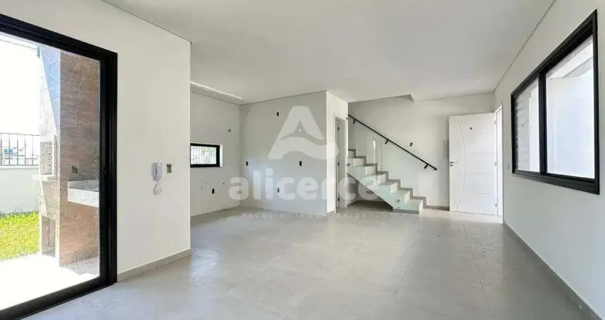 Sobrado em Condomínio Fechado - 3 Dormitórios I 1 Suíte - com Vista para o Morro do Cambirela – Nova Palhoça