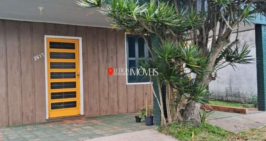Casa aconchegante à venda em Balneário Pinhal por apenas R$ 200.000!