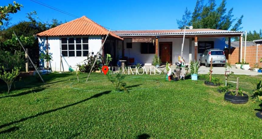 Casa à venda no bairro Centro - Balneário Pinhal/RS