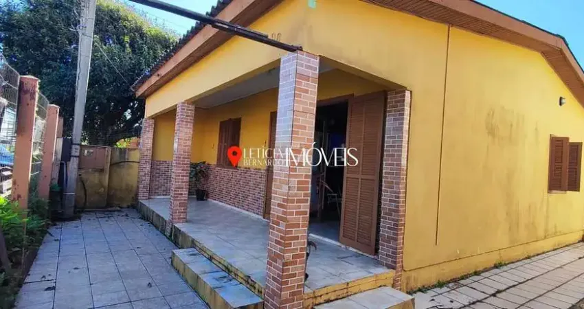 Casa espaçosa com Edícula ( anexo) por apenas R$ 280.000,00!