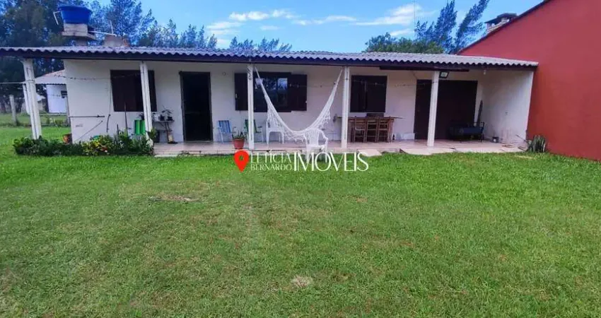 Casa à venda em Balneário Pinhal – a menos de 300 metros do mar!