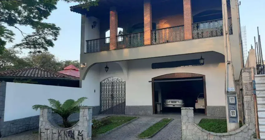 Sobrado com 3 dormitórios à venda, 327 m² por R$ 1.200.000,00 - Centro - Arujá/SP