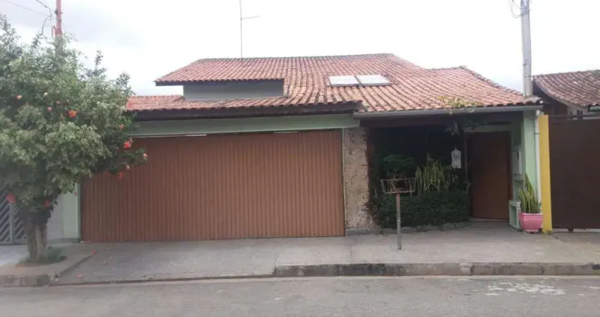 Casa com 4 dormitórios à venda, 220 m² por R$ 960.000,00 - Center Ville - Arujá/SP