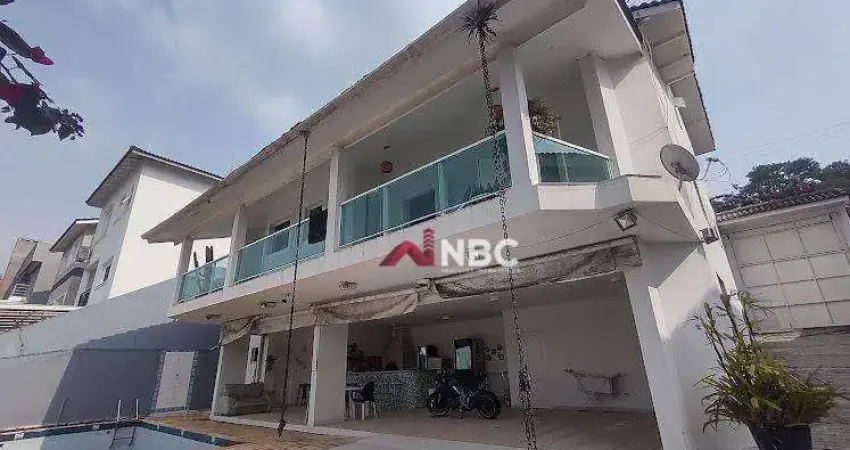Casa com 4 Suítes à venda, 375 m² por R$ 1.900.000 - Arujázinho IV - Arujá/SP