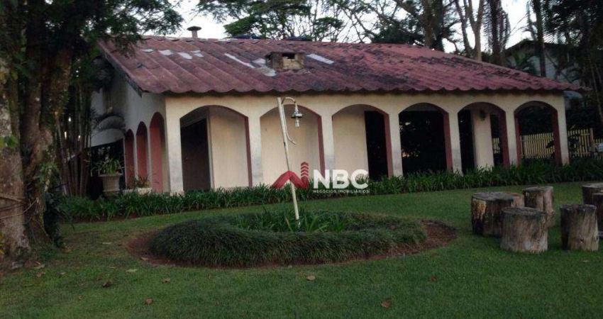 Casa com 4 dormitórios à venda, 300 m² por R$ 3.600.000,00 - Arujázinho I, II e III - Arujá/SP