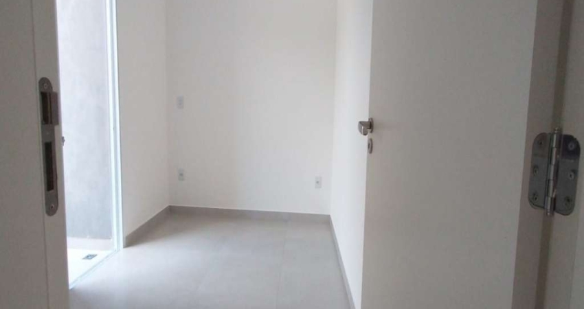 Sobrado a venda em Boituva, Residencial Vitiello, com 02 dormitórios, 01 vaga e entrada independente