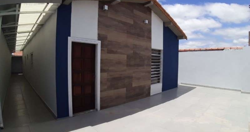 Espetacular Residência à Venda em Boituva-SP, Jardim São Paulo: 5 Quartos, 2 Salas, 3 Banheiros, 2 Vagas, 155m².