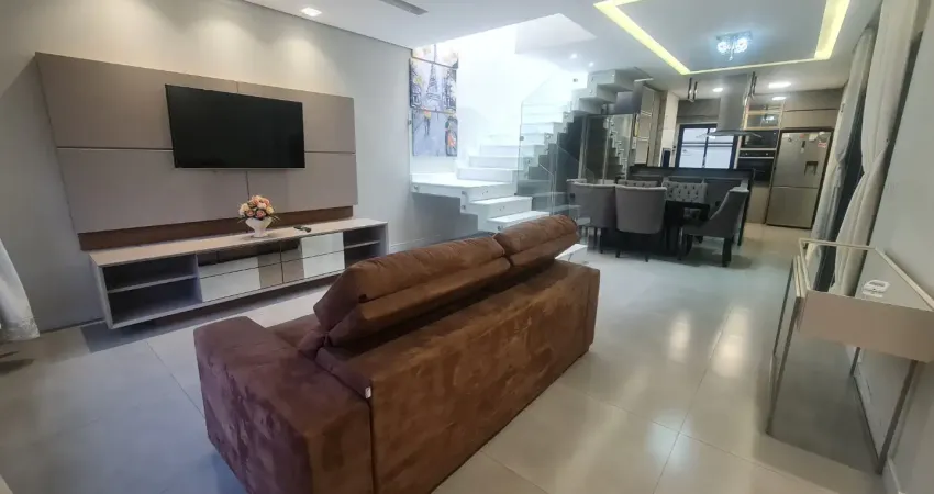 Casa mobiliada em condomínio clube no santa cândida por r$ 7.300