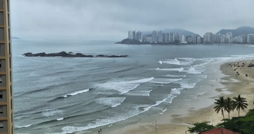 Apartamento frente mar totalmente reformado, com 3 dormitórios todos suíte e lazer completo