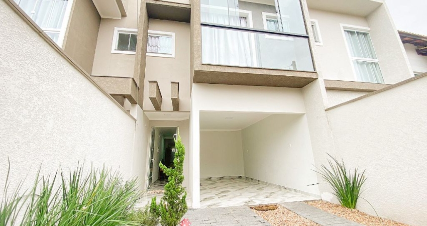 VENDE-SE SOBRADO 1 SUÍTE + 2 DORM | 300MTS DO MAR