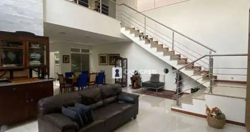 Casa com 3 dormitórios à venda, 300 m² por R$ 1.400.000,00 - Centro - Varginha/MG