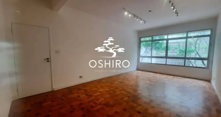 Apartamento reformado – meia quadra da praia,no bairro do boqueirão – vista mar