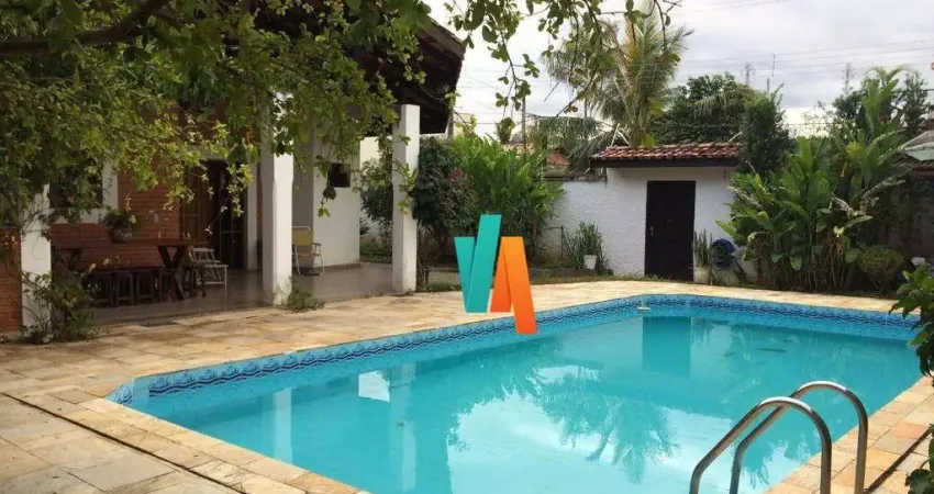 Casa com 4 dormitórios à venda, 315 m² por R$ 1.500.000 - Praia das Palmeiras - Caraguatatuba/SP