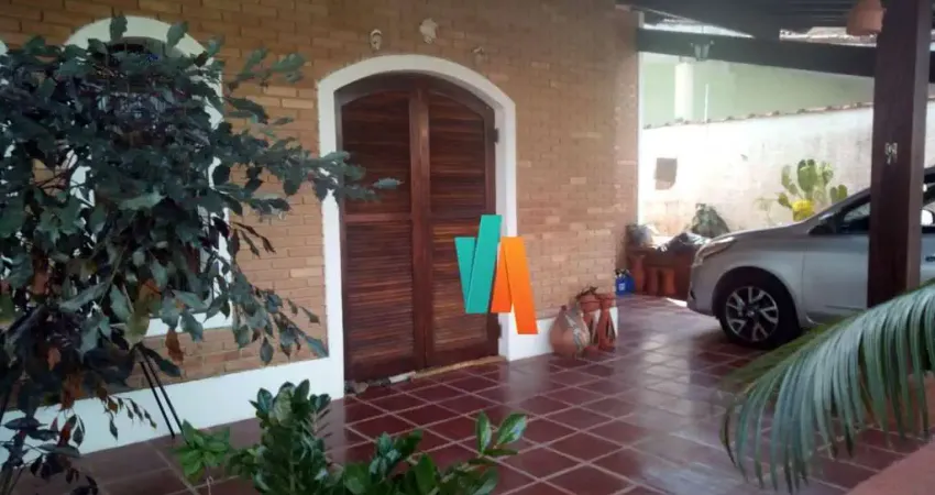 Casa à venda próximo a praia Martim de Sá em Caraguatatuba