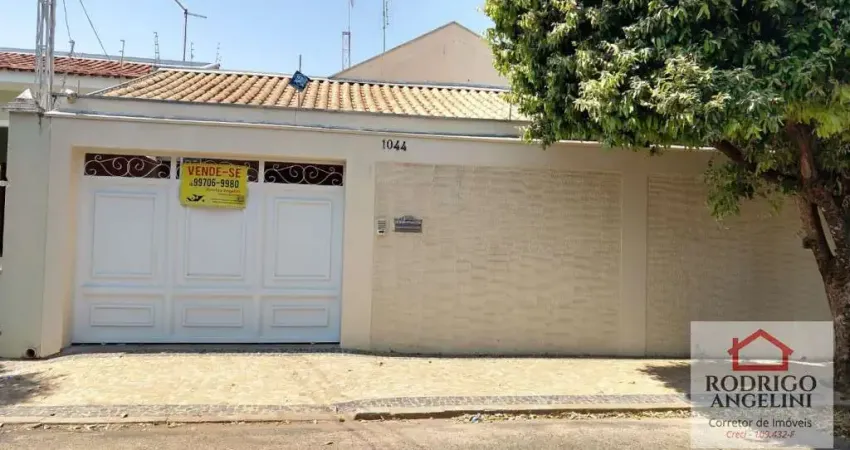 Casa com 3 quartos à venda na Avenida Doutor Antônio Define, Centro, Penápolis