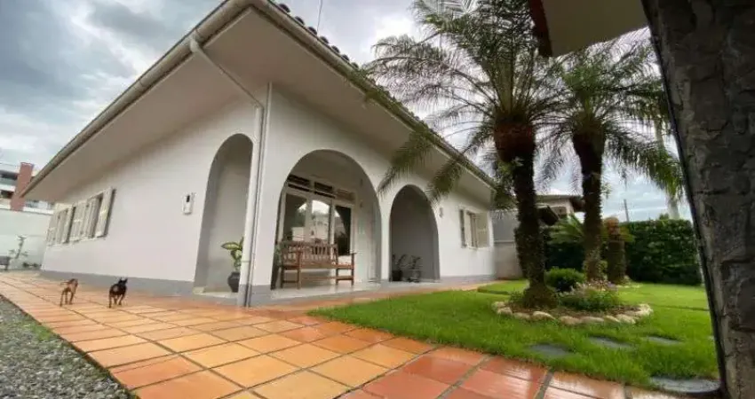 Casa comercial com 2 salas para alugar no Santa Rita, Brusque 