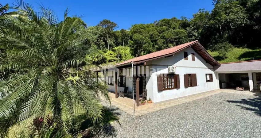 Casa com 4 quartos à venda no Primeiro de Maio, Brusque