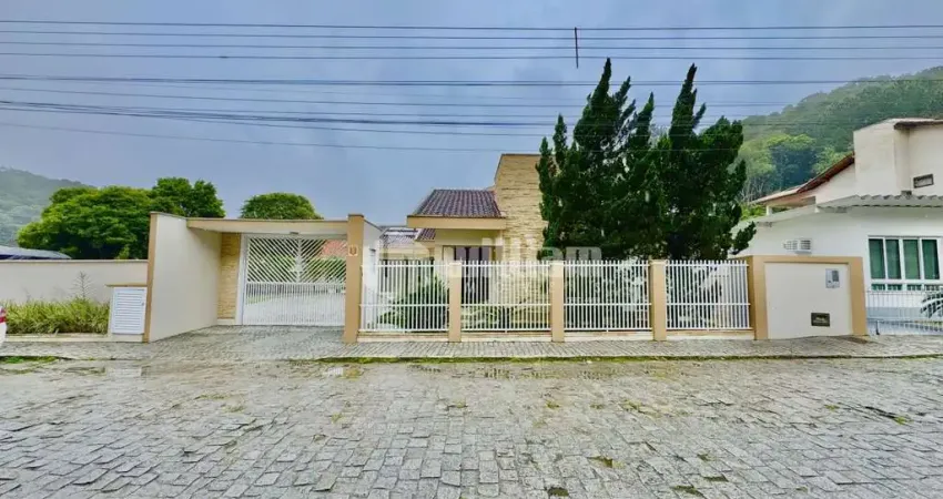Casa comercial com 3 salas à venda no Azambuja, Brusque 