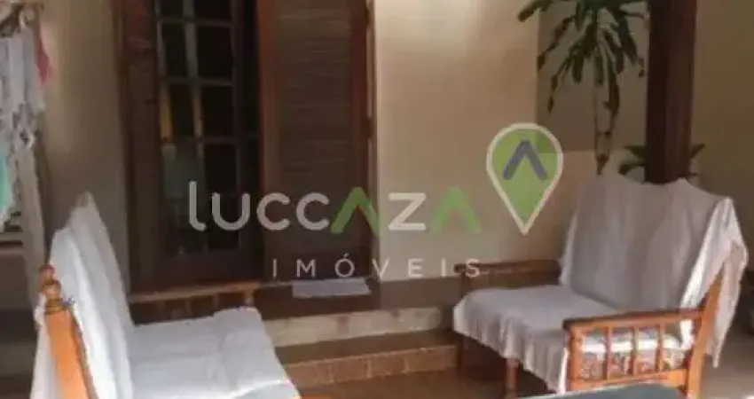 Casa com 2 quartos à venda na Rua dos Ibiscos, 497, Parque Santo Antônio, Jacareí