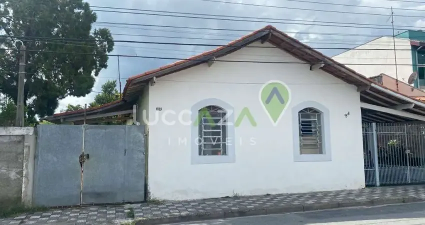 Casa com 2 quartos à venda na Rua Marechal Deodoro, 94, São João, Jacareí