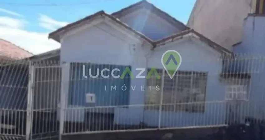 Oportunidade Única: Casa à venda em Jacareí-SP, Centro, 2 quartos, 2 salas, 1 banheiro, 2 vagas, 153 m². Venha conferir!