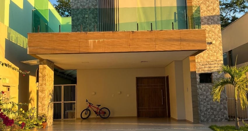 Casa Duplex com 4 dormitórios no Condominio Tiradesntes no Aleixo