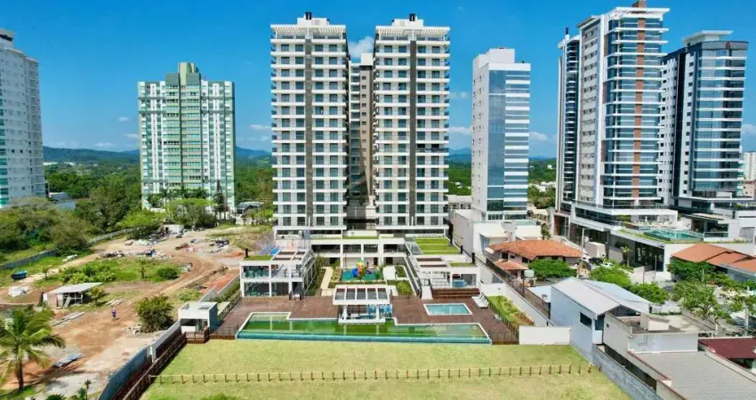Apartamento de luxo à venda no upside home club, piçarras. 4 quartos, vista deslumbrante do mar (11º andar) e 2 vagas. condomínio pé na areia com lazer completo.