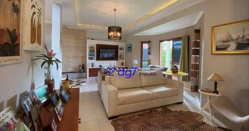 Casa com 4 dormitórios, 2 Suítes à venda, 668 m² por R$ 1.490.000 - Granja Viana - Carapicuíba/SP