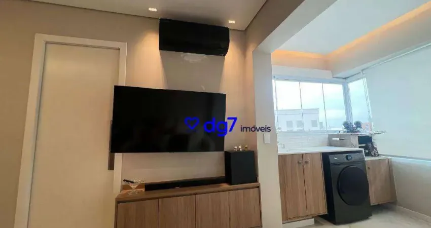 Belíssimo apartamento mobiliado ao lado do metrô e com vaga de garagem!