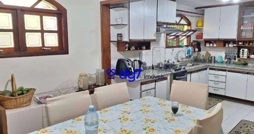 Sobrado com 3 dormitórios à venda, 198 m² - Cidade das Flores - Osasco/SP